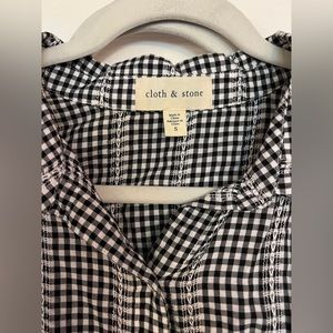 Anthropologie cloth and stone button up top collared gingham